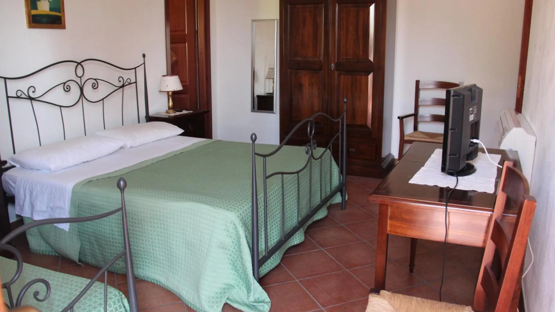 Agriturismo Borgo Levante Agnone Bagni Bauernhof