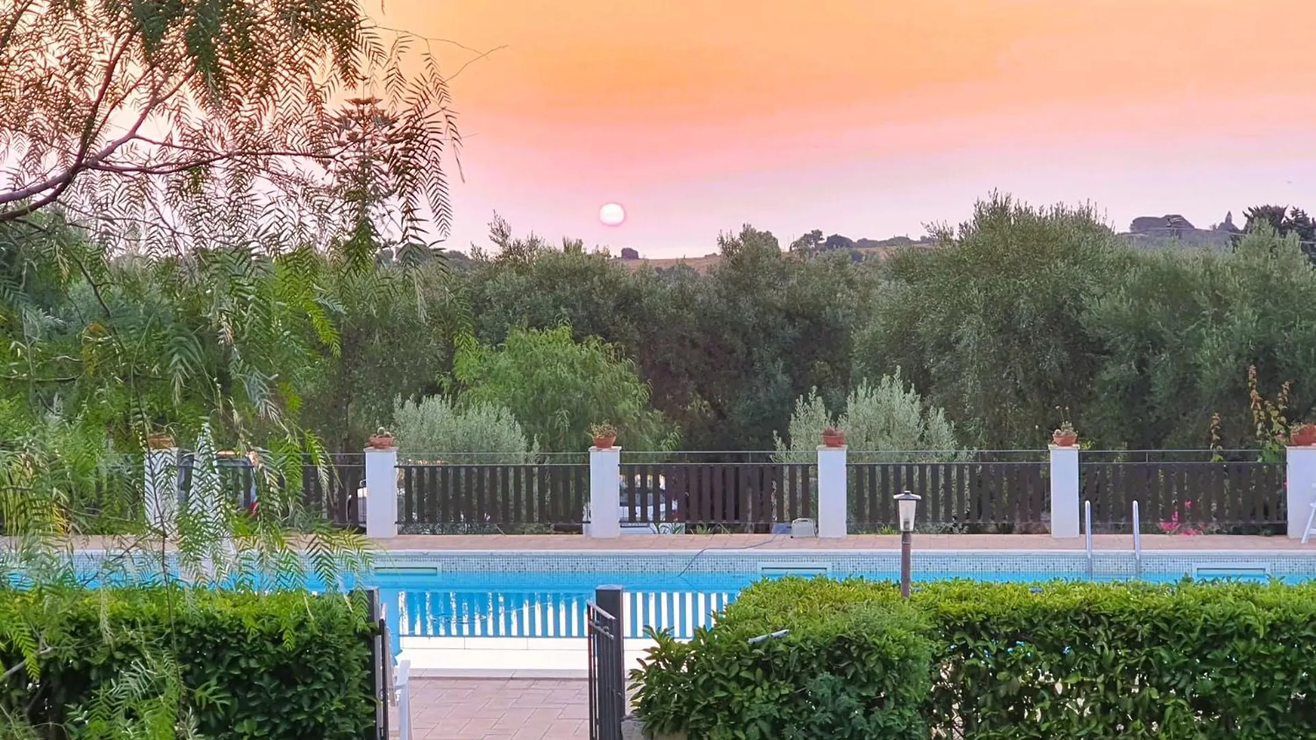 Agriturismo Borgo Levante Agnone Bagni 0*,  Italien